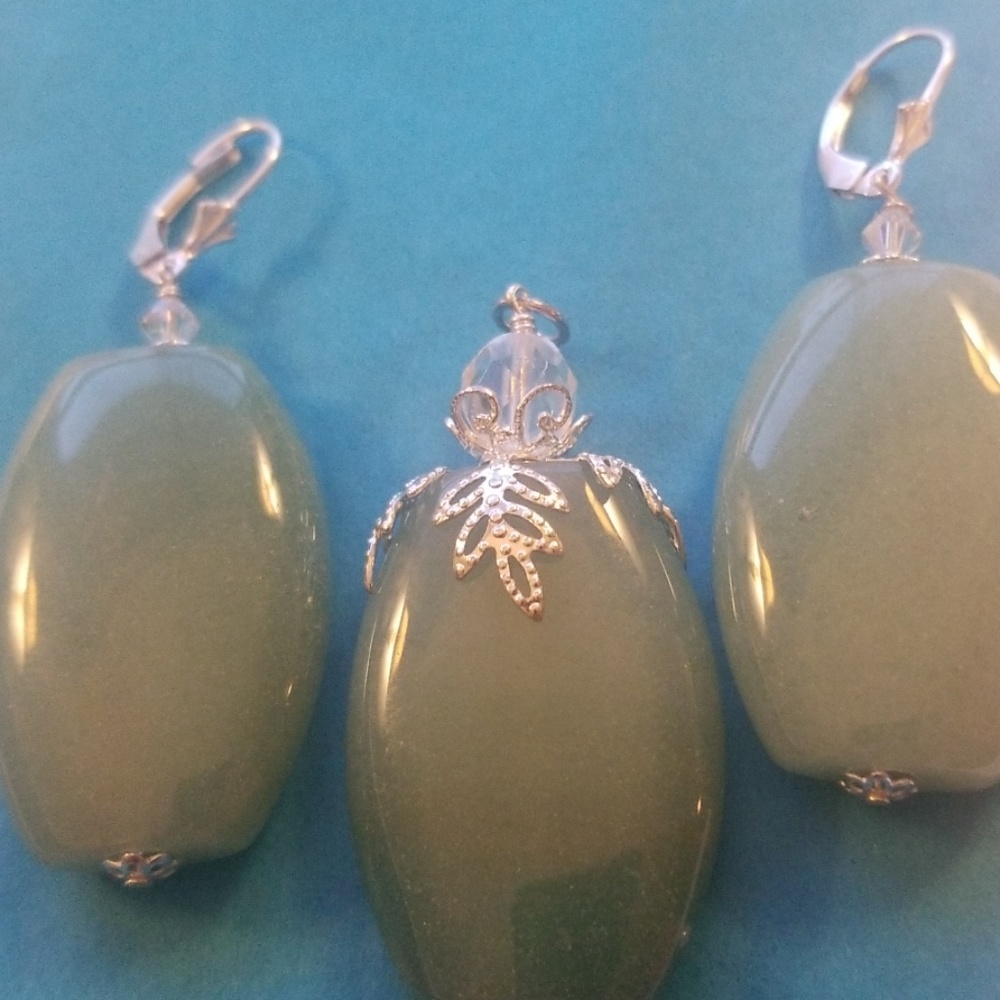 Jade pendant with matching  Earrings